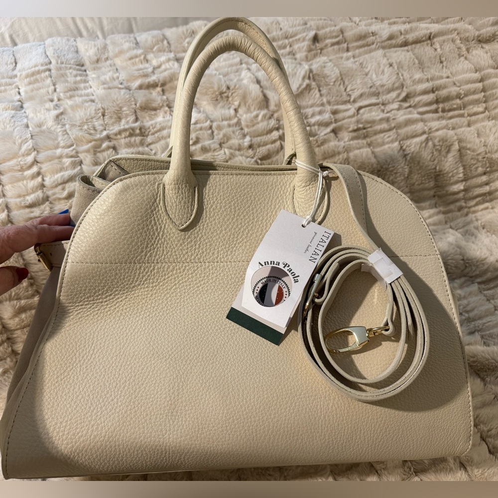 Brand New Italian Leather Anna Paola Suede
Satchel cream bag shoulder strap